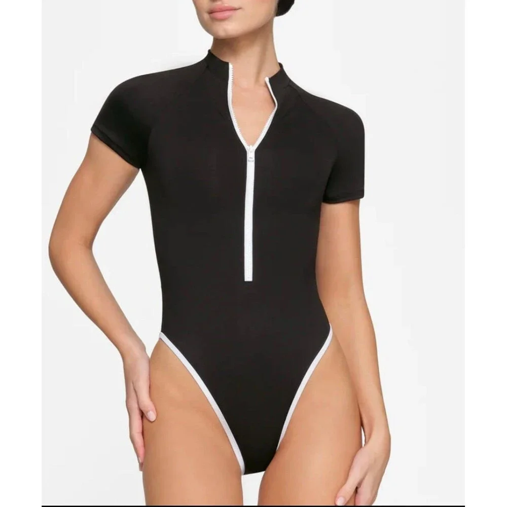 ZIP UP SWIM MOCK NECK ONE PIECE Onyx w/ white lining XXS